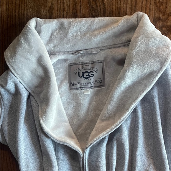 UGG Brand New Super Soft Gray Bathrobe - Picture 3 of 5